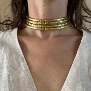 Collar de color dorado o plateado totalmente ajustable