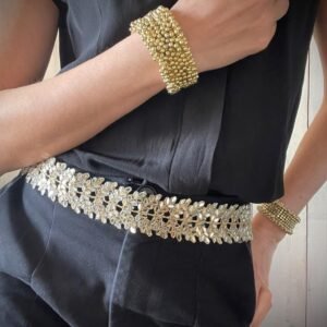 Pulsera de color dorada adaptable con bolitas